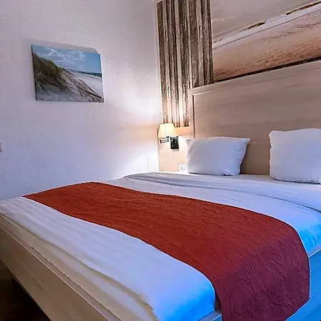 Up'n Diek Hotel